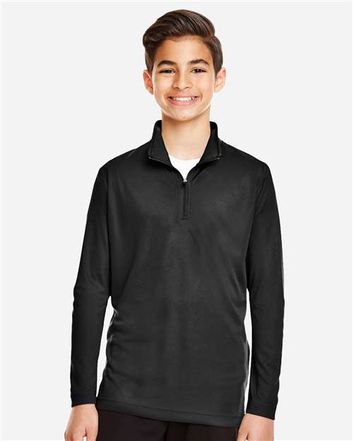 TT31Y - Black (on model)